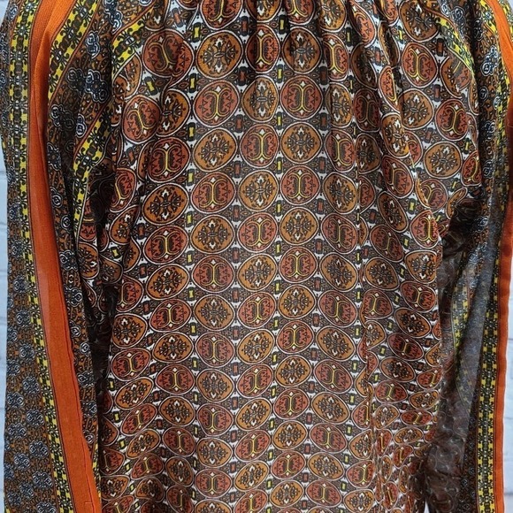 Beautiful Stories Sheer long sleeve elastic cuff - Picture 14 of 16